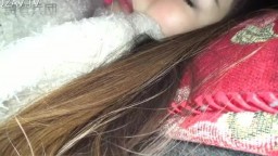 国产最疯狂的“迷奸”女孩是在某银行上班的职员，女孩的皮肤好白好嫩，太美了逼看着就想舔.