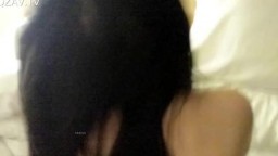 女神说自己是小母狗引操廣東小鮮肉 第七期 十八部打包附贈高清手機照片 女神被操接電話還開門拿外賣 調情中有人敲門 麵對鏡頭含羞