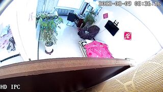 黑客破解家庭网络摄像头长期高清监控一对夫妻的私密性生活
