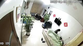 黑客破解家庭网络摄像头长期高清监控一对夫妻的私密性生活