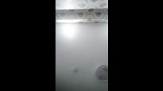 【凡哥足疗探花】巧舌如簧忽悠漂亮少妇来一发，鲍鱼爱好者，又抠又舔仔细观摩，美乳大长腿，激情劲爆