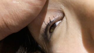 牛人把约到的漂亮小美女迷晕带到宾馆肆意揉捏玩弄，一动不动逼毛浓密刺激销魂啊