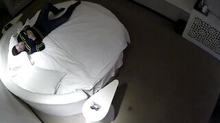 经典Hotel偷拍系列 未流出白皮猪套房惊现两对情侣4P大乱交 性爱持久力和做爱姿势大比拼