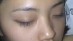 迷奸了壹個超清純漂亮的美眉 射了好幾次 高清露臉