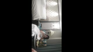 【老马车行】新良家少妇喝酒聊天，有点微醉再开操，肉感大屁股后入撞击
