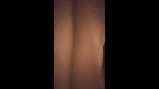 【农名工十里探花】两炮后累瘫了良家少妇彻底服气，休息后再挑逗逼内依旧水汪汪
