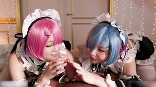 两个可爱女孩服侍主人的大鸡巴，射在小嘴里相互传递