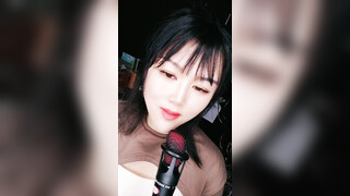 小鱼儿大骚货还挺会讲故事哦~一脸良家妇女的感觉画面非常素~声音非常色非常骚~懂的快快来！！