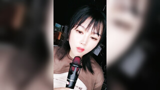 小鱼儿大骚货还挺会讲故事哦~一脸良家妇女的感觉画面非常素~声音非常色非常骚~懂的快快来！！