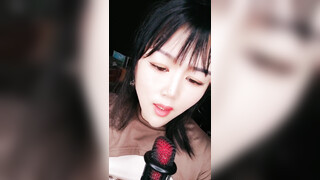 小鱼儿大骚货还挺会讲故事哦~一脸良家妇女的感觉画面非常素~声音非常色非常骚~懂的快快来！！