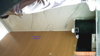 私房九月最新流出【西林厕拍6】躲厕所偷偷掰开处女逼拍照的网红实习生 (2)