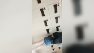 十月私房最新流出大神潜入国内温泉会所-更衣室偷拍美女的裸体