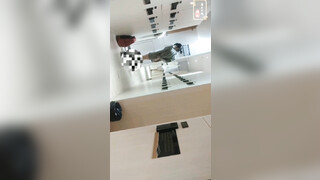 十月私房最新流出大神潜入国内温泉会所-更衣室偷拍美女的裸体