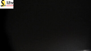 《绝版重磅经典收藏》CP界天花板女厕隔板缝洞中特写偸拍超多小姐姐美少妇方便亮点多尿尿一条水柱貌似是个处女 (1)