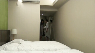 【极品约啪日版探花】约操身材不错的援交学生妹小美女 逼紧人骚 年纪轻轻叫床嗲嗲的够骚够劲 五星好评