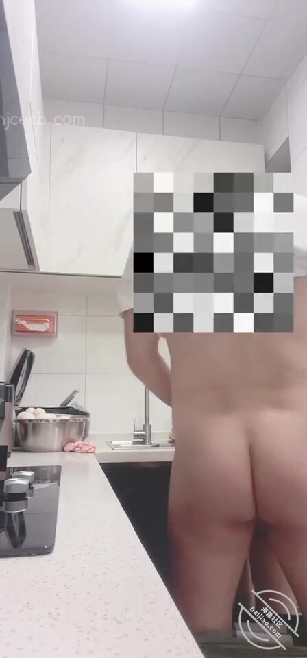 3原创，接嫂子出去吃饭，看着嫂子的身材真忍不住。