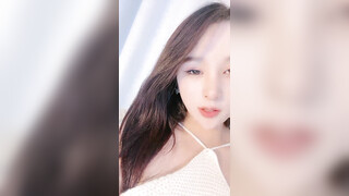 极品尤物！气质网红女神！初下海收费房，168CM顶级美腿，微毛肥穴假屌深插，摆弄姿势极度诱惑