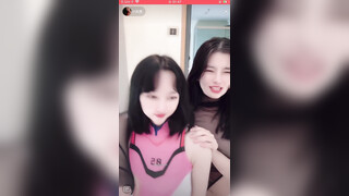 抖音擦边15：颜值美女主播各显神通 闪现 走光 作死秀操作 (3)