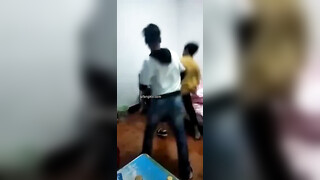 抓奸集锦-特精甄选第一现场街头扭打吃瓜围观 赤裸裸床上被逮还有被割屌的 各色良家女神狼狈瞬间 (327)