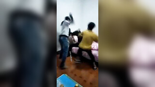 抓奸集锦-特精甄选第一现场街头扭打吃瓜围观 赤裸裸床上被逮还有被割屌的 各色良家女神狼狈瞬间 (327)