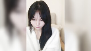 新人~成都邻家妹妹【一起来贴贴】学妹下海全裸跳蛋~跳蛋~！近期最清纯的小嫩妹 (2)