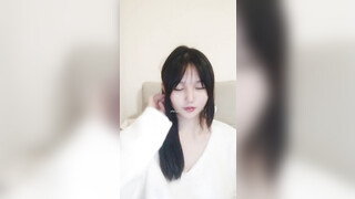 新人~成都邻家妹妹【一起来贴贴】学妹下海全裸跳蛋~跳蛋~！近期最清纯的小嫩妹 (2)