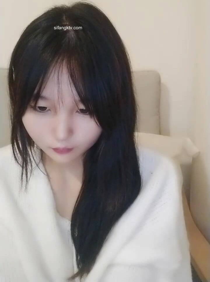 新人~成都邻家妹妹【一起来贴贴】学妹下海全裸跳蛋~跳蛋~！近期最清纯的小嫩妹 (2)