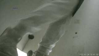 3月最新未流出过纸箱厂女厕22-1月全景后拍超近视角 超多大屁股4K高清版貂领大衣女出纳