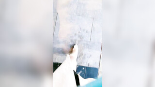 户外一姐【瑶瑶想喷喷】马路开档，跳蛋喷水~老人活动室专场，大爷们要是看见了受得了吗 (1)