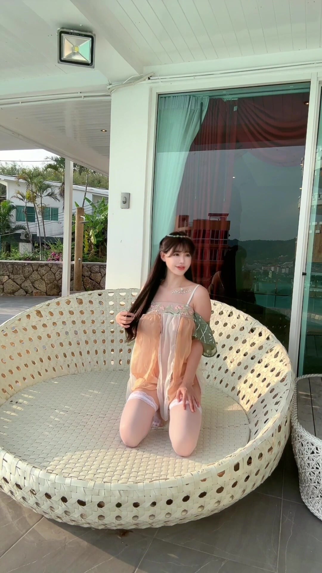 中国人熟女裸毛超大尺度私拍 爆乳女神重磅核弹】秀人网巨乳网红『朱可儿』五月