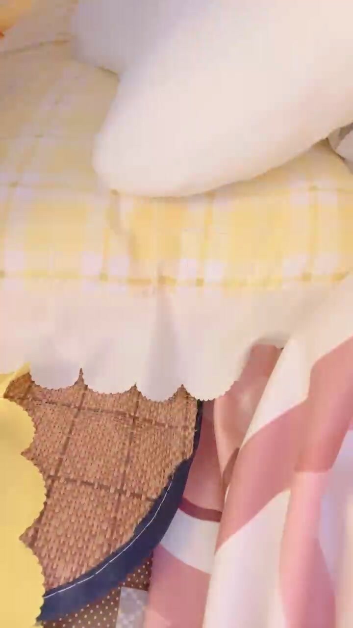 呆萌超嫩美少女！近期下海大尺度！小穴微毛干净超粉，怼在镜头前震阴蒂，翘起美臀扭来扭去，妹妹超会玩