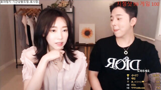 我最喜欢的日韩情侣自拍第17弹 帅气主播与极品美女裸播，接吻，吃奶，抠逼，喘息，女主又纯又骚！