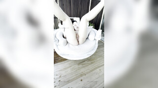《最新泄密反差尤物》推特极品网红巨乳女神【九儿温柔妹妹】定制私拍！户外喷晒湿身掰逼揉奶挑逗一线天肥鲍