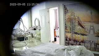 酒店偷拍洗浴会所炮房黑丝少妇冰火毒龙钻 一天接8个客人