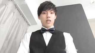 【上】奶狗服务员被金主爸爸大屌惩罚～