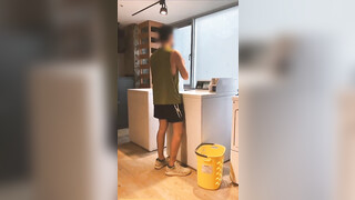 【剧情】饭店洗衣房偶遇帅哥 忍不住花钱诱惑他打炮～