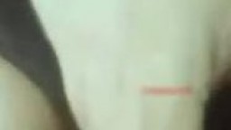 下夜班被色狼尾隨拖到草叢強姦