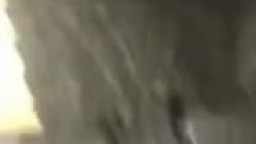 下夜班被色狼尾隨拖到草叢強姦