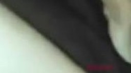 下夜班被色狼尾隨拖到草叢強姦