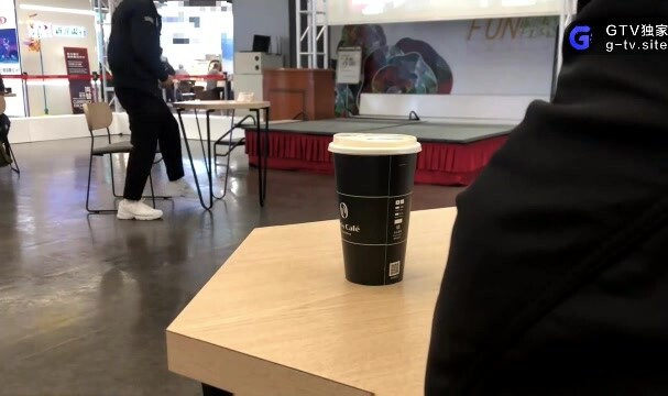 社交牛逼症咖啡馆勾引路人小哥