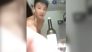 超帅学生宿舍与网友视频飞机喷射对话清晰