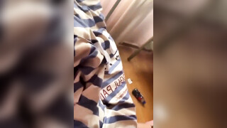 直男宿舍,趁同学没睡醒偷吃他的大鸡巴