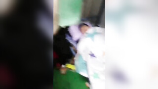 直男宿舍,趁同学没睡醒偷吃他的大鸡巴