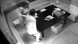黑客破解KTV包房摄像头偷拍 干部模样大叔和大胸小姐姐在包间享受特殊服务弄得大叔爽飞了