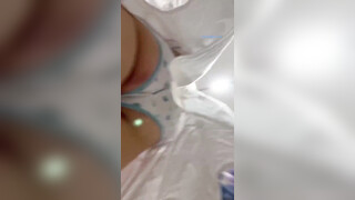 超市跟随偷窥清纯美眉 花内内 屁屁很饱满