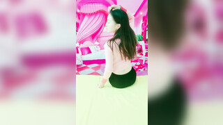 优雅韵味美人妻皮肤白皙被相好的大鸡巴猛操小嫩B