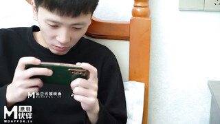 麻豆传媒 ly-005 掩饰欲望的反差姐姐