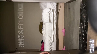 小野猫玩天菜直男兵哥哥,兵哥哥和女友在附近开房,操逼不过瘾,半夜溜出来操菊花