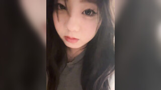 【Olivia】Stripchat来了一个极品，童颜巨乳，各种玩具琳琅满目缺个男人 (2)