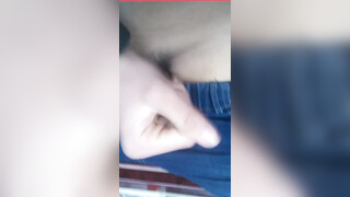 毛还没长齐的小正太,只撸出了几滴精液